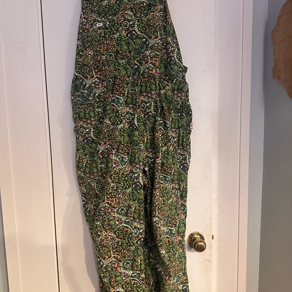 Duluth Trading Co Women’s Heirloom Gardening Bib Overalls